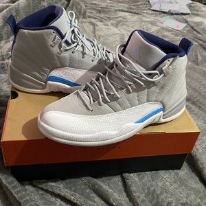Jordan 12 Retro grey university blue